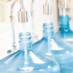 agua desmineralizada en fregadoras industriales
